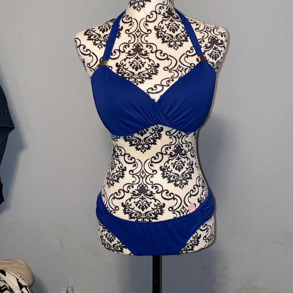 Victoria Secret Swimsuit 36C Medium bottoms